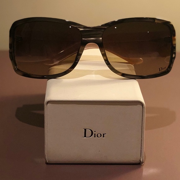 Dior Accessories - DIOR Cottage 1 sunglasses